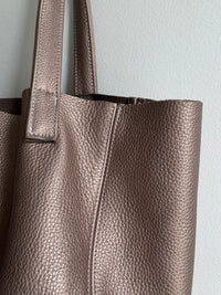 Minimalist Tote - Taupe Matte Metallic