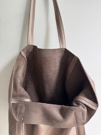 Minimalist Tote - Taupe Matte Metallic